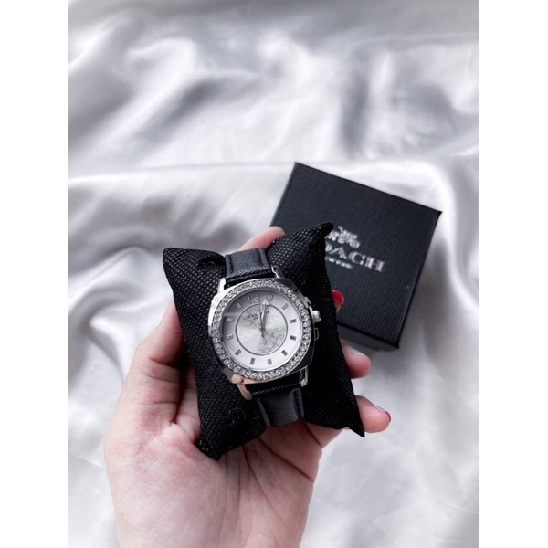 นาฬิกา Coach สายหนังล้อมเพชร