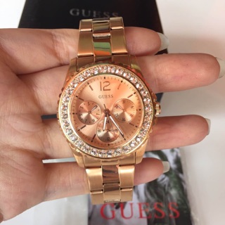 Guess ⌚️  สีโรสโกล มีความหรูหรา