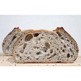 Toast Black sesame sourdough bread(สูตรใส่งาดำบดละเอียด หอมมากๆค่ะ)