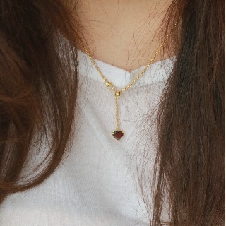 Glint - สร้อยคอประดับพลอยแท้โกเมนแดง รูปทรงหัวใจ - Adjustable necklace with a glint