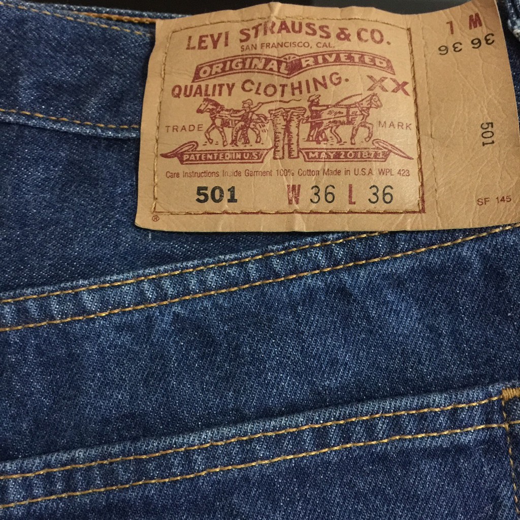 Levi's 501 กระดุม  W36 L36 Made in USA มือสอง สภาพ 90% สุดเท่ห์  พร้อมส่ง!!!!