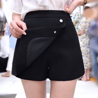 กางเกงขาสั้นเอวสูง BUTTONS WRAPPED SHORTS