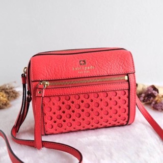 Kate Spade Looloo ใบนี้ชิคสุดๆ สีสวยแซ่บเวอร์ ขนาดกะทัดรัด คล่องตัวค่ะ