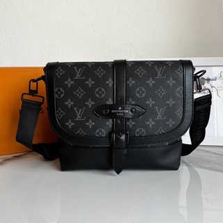 กระเป๋า Louis Vuitton  messenger man bag งานสวยมากๆ💛