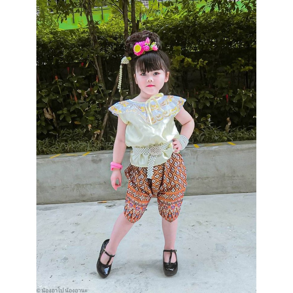 💖 ชุดไทยสาวน้อย 💖ชุดไทยเด็ก 💖ชุดแม่พลอย  เสื้อคอระบาย ผูกโบว์คอ เอวจั้มยาง + กางเกงโจงกระเบน เอวยาง ลายไทย น่ารักมากก