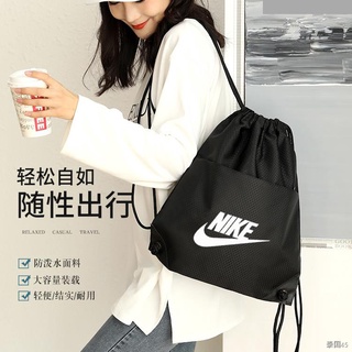▧₪กีฬานักเรียนรองเท้าแหลมกระเป๋ารองเท้าผ้าใบกระเป๋าเก็บของนักเรียน drawstring กีฬากระเป๋าเป้สะพายหลังรองเท้าฟุตบอลกระเป๋