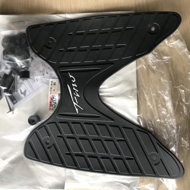 (Yamaha Fino 115i) ชุดแผ่นรองพักเท้าหน้าสีดำ