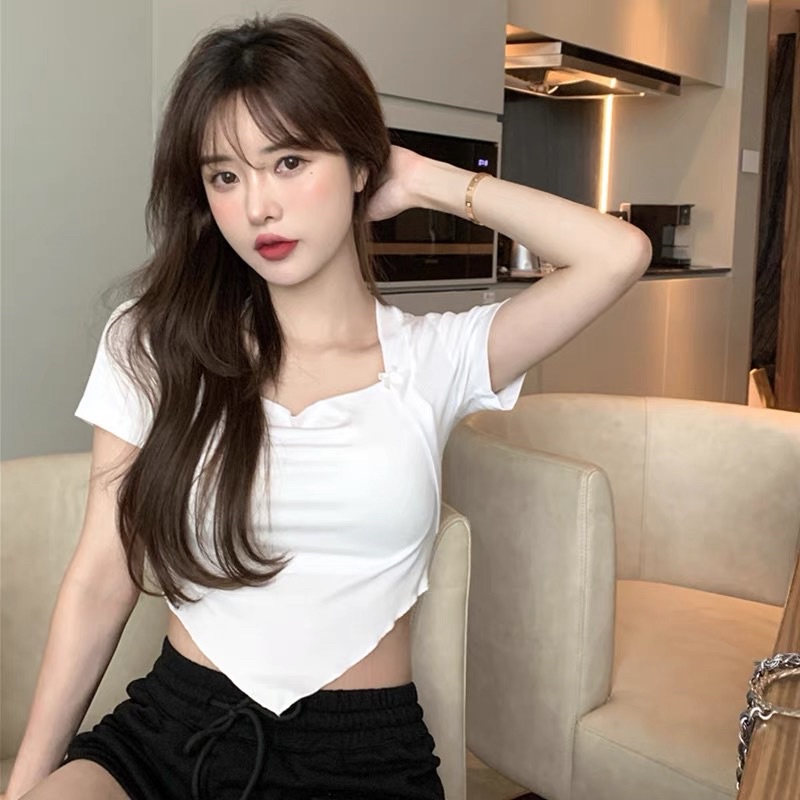 1LDK พร้อมส่ง เสื้อครอป แขนสั้นผู้หญิง คอเหลี่ยม ทรงสามเหลี่ยมด้านหน้า (943)