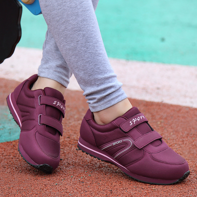 รองเท้ากีฬาผู้หญิงAutumn Shoes for the Old Women's NonSlip Soft Sole Grandma Comfortable