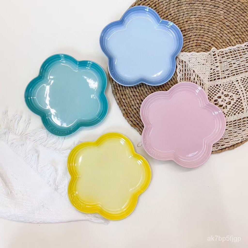Cool color flower plate le creuset petal plate flowershaped plate four