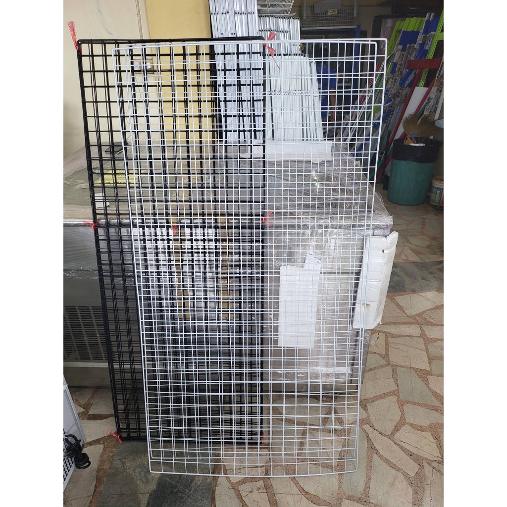 แผงตะแกรง ลวดชุปพลาสติก 80x80cm. 80x100cm. 80x120cm. 80x150 cm.ใช้จัดบอร์ด จัดนิทรรศการ ใช้แขวนสินค้าตามร้านค้าต่างๆ