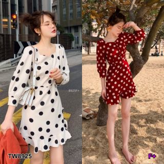 MF8925🍓
Dress ชุดเดรสลายจุดใหญ่ แขนศอก มีซิปซ่อนด้านหลัง ชายเดรสแต่งระบาย + สายผูกเอวเก็บทรงชุด