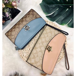 New!!COACH FLAP CLUTCH BAG กระเป๋าคล้องมือใบใหญ่ วัสดุ pvc อย่างดี