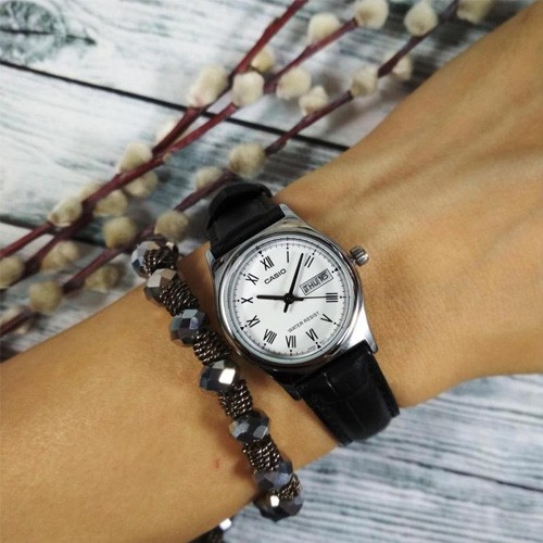 Casio Standard นาฬิกาข้อมือผู้หญิง สายหนัง สีดำ รุ่น LTP-V006L,LTP-V006L-1B,LTP-V006L-7B