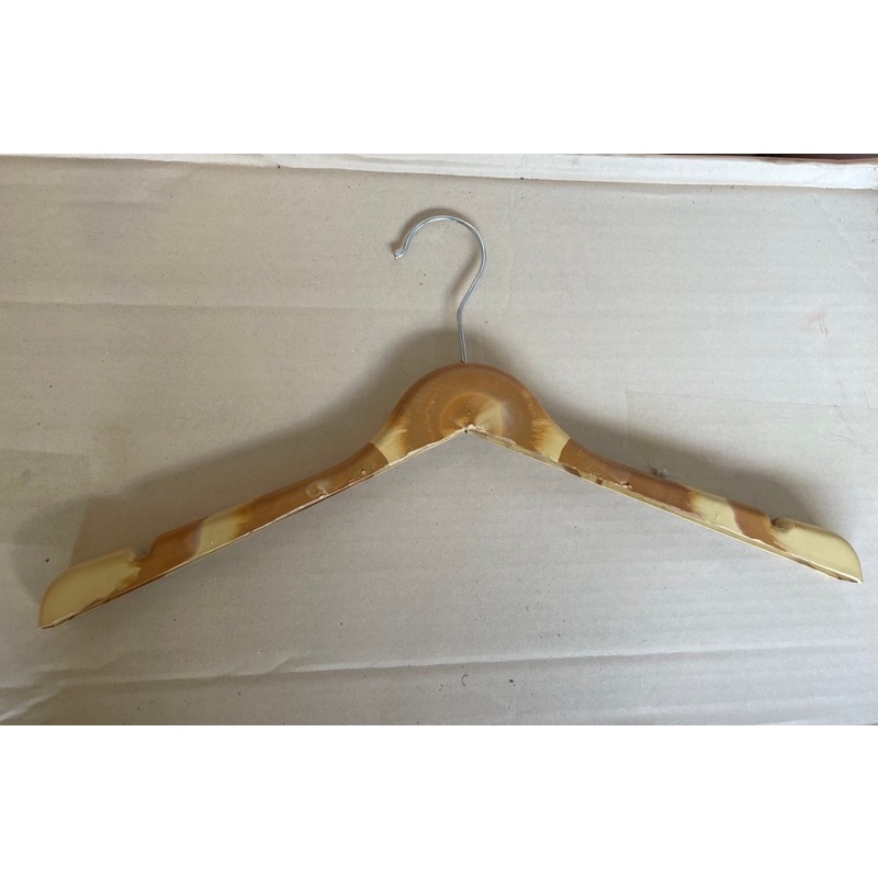 ไม้แขวนเสื้อ ลายไม้(พลาสติก) 12ชิ้นราคา80บาท *** รหัสสินค้า700ไม้***