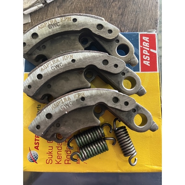 หมวกกันน็อค DOUBLE CLASPS (รองเท้า CLOSED) หมวกกันน็อค KARISMA / SUPRA X 125 IN / SUPRA X125 CODE KP