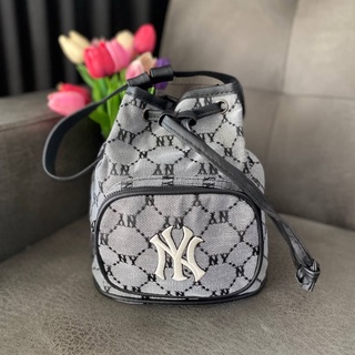 กระเป๋าสะพายข้าง ทรงขนมจีบ ใบเล็ก MLB MONOGRAM DIAMOND JACQUARD BUCKET BAG