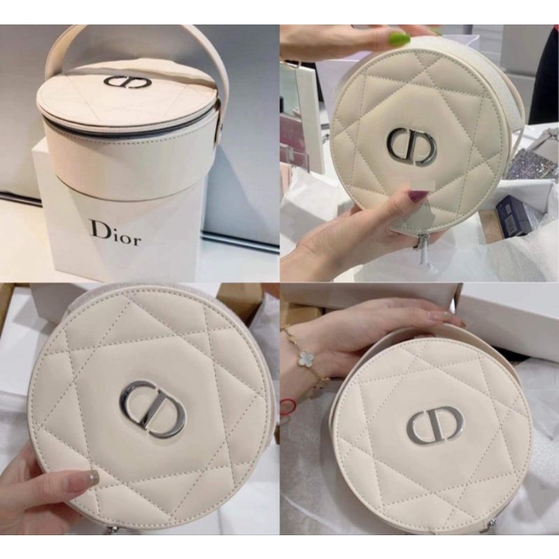 ลดราคาเนื่องจากกล่องชำรุด✨🤍😘 VIP Gift Premium Gift Dior cosmetic bag with box   #กระเป๋าเครื่องสำอาง#กระเป๋าDior