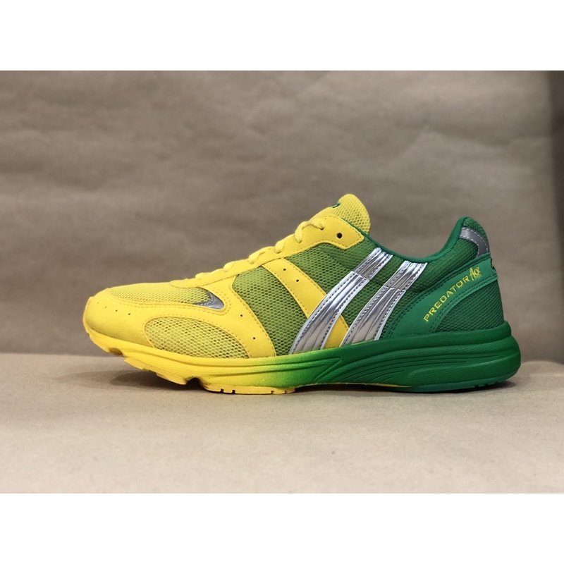 รองเท้าวิ่ง Pan predator ace