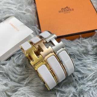 New Hermes Cliclac Pm  (16 cm)   สีขาว อะไหล่เงิน อุปกรณ์ ถุงผ้า แคร์การ์ด กล่อง