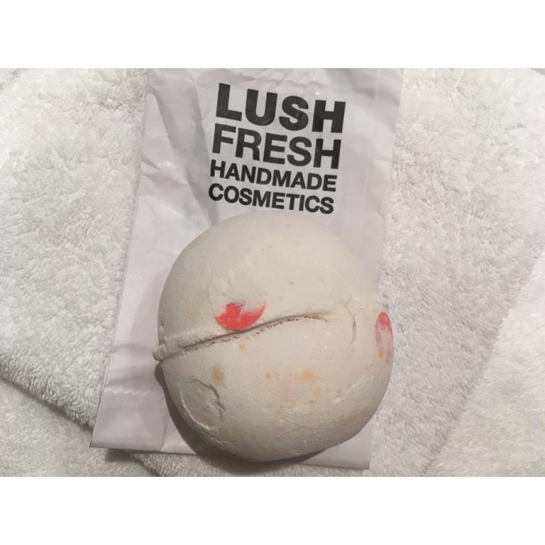 (ของใหม่) Lush Dragon’s Egg Bath Bomb 200g