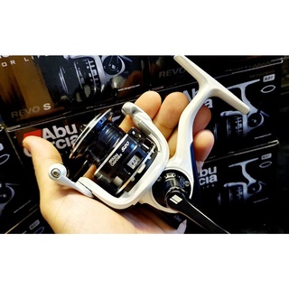 รอกสปินนิ่ง Abu Garcia REVO2 S20