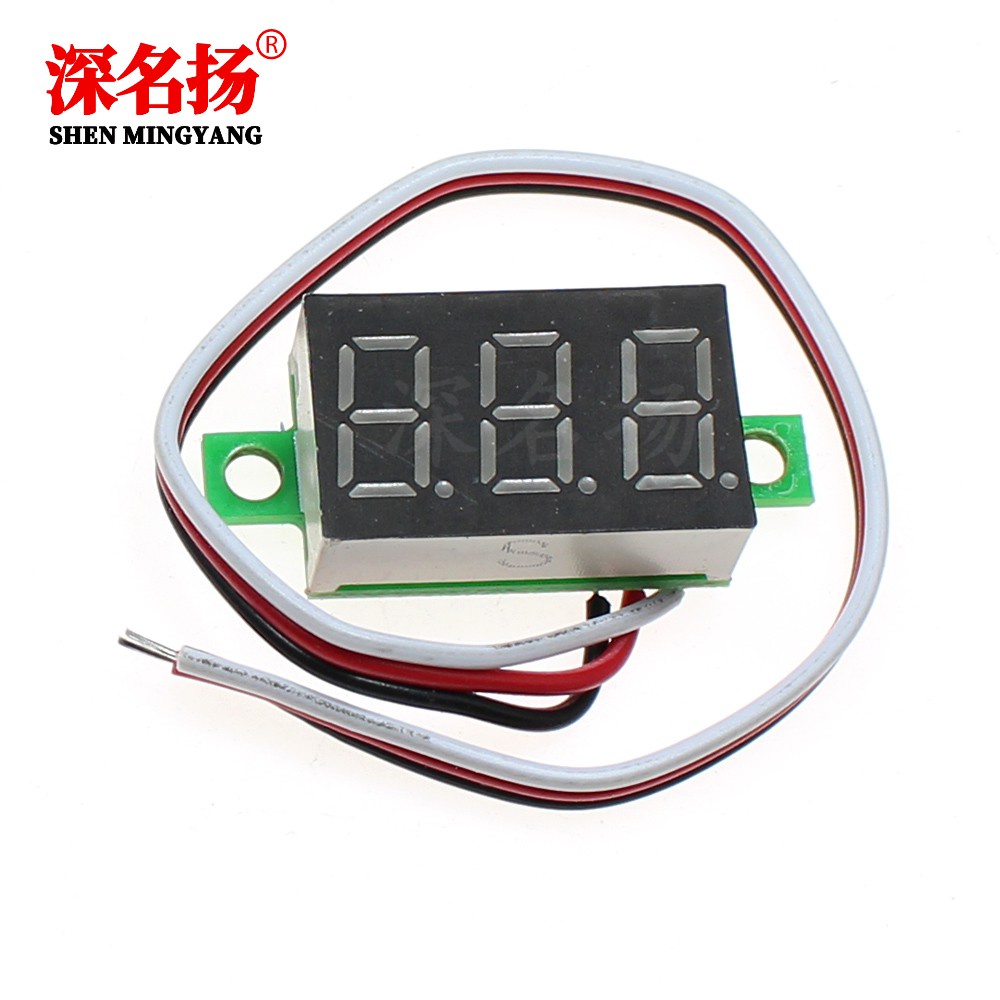 1 ซม.โวลต์มิเตอร์ DC 0V-30V DC โวลต์มิเตอร์สามหัวรถจักรยานยนต์โวลต์มิเตอร์ดิจิตอลจอแสดงผลเมตร