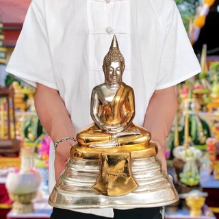 หลวงพ่อโสธร 2 กษัตริย์ อินโดจีน ปี2497 หน้าตัก 5 นิ้ว เนื้อเงินยวงลงยาสีทอง มีความงดงามสมราคามาก พระศักดิ์สิทธิ์คู่บ้านเ