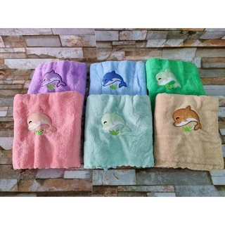 #B006 PlasticBag ผ้าเช็ดตัวเกรดคุณภาพดี!!! ขนาด33x68.5cm ซับนํ้าดี มี 3 ลาย มีหลายสี ลายโลมาสวย ผ้าขนหนูราคาถูก คุณภาพดี