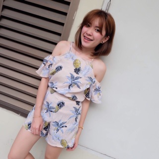 เสื้อเว้าไหล่ + กางเกง ผ้าลายสัปประรส สุดฮิต