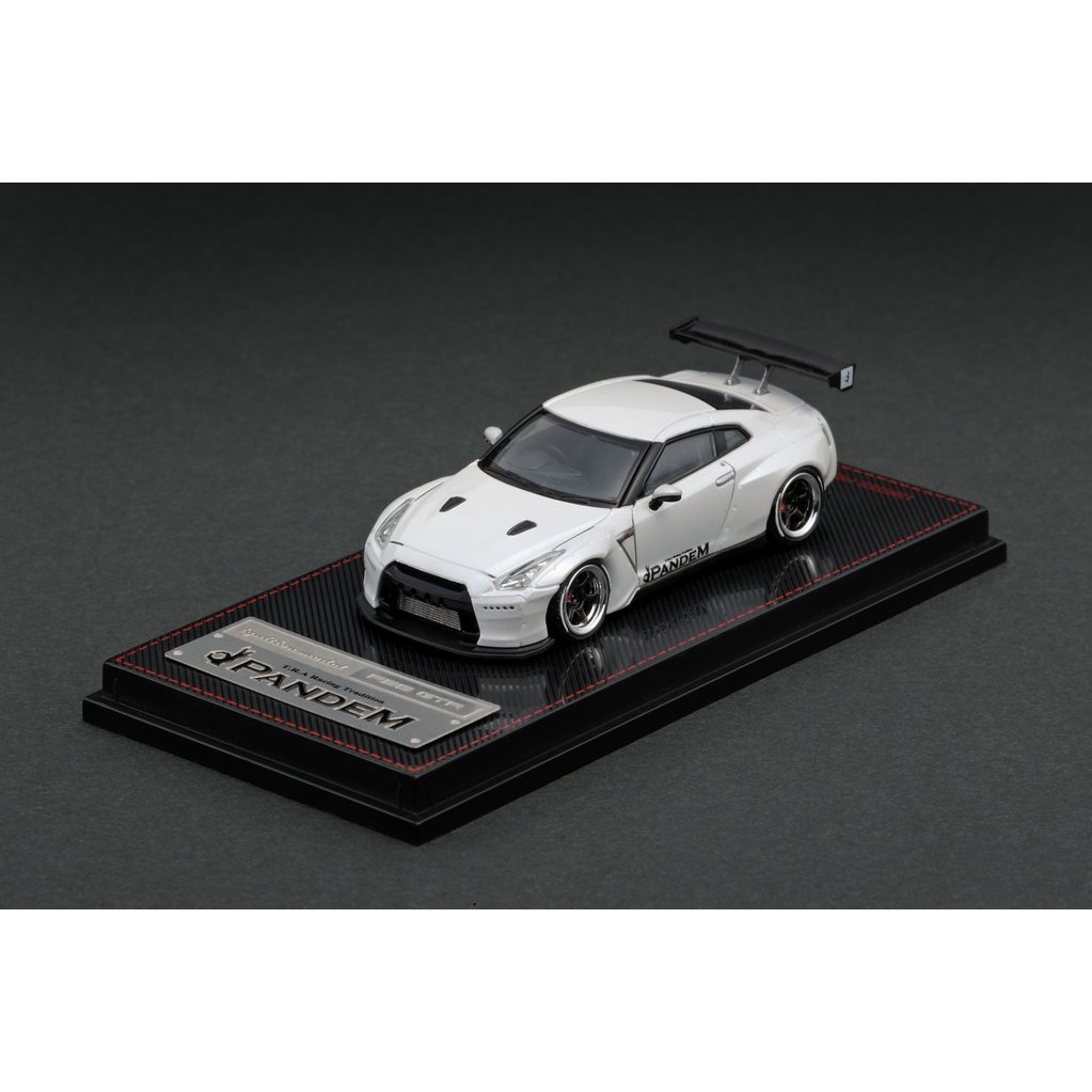 IGNITION MODEL 1/64 1398 PANDEM R35 GT-R สีขาว