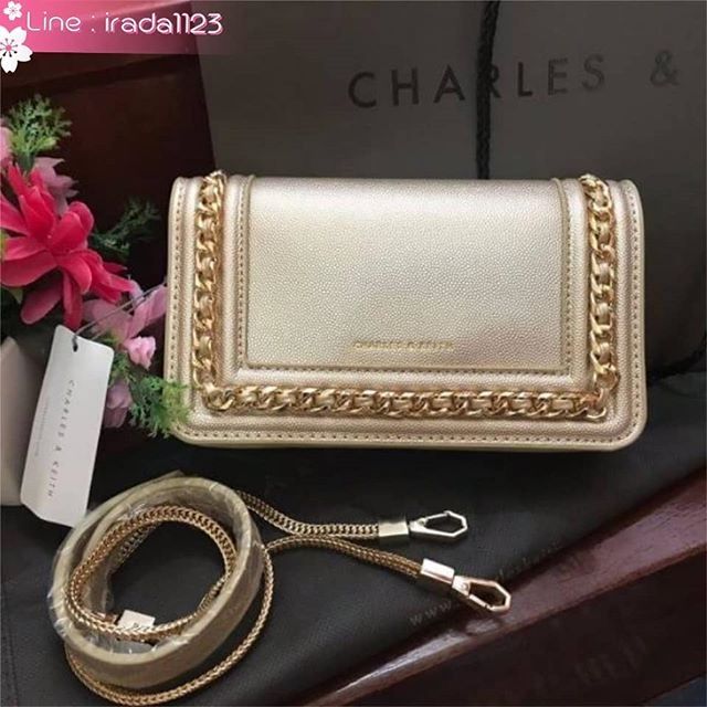 charles & keith chain detail clutch