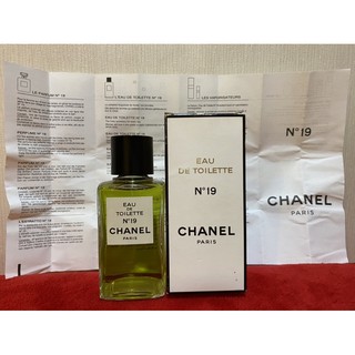 Chanel no. 19 Eau de Toilette 100 ml. Vintage splash hard to find.