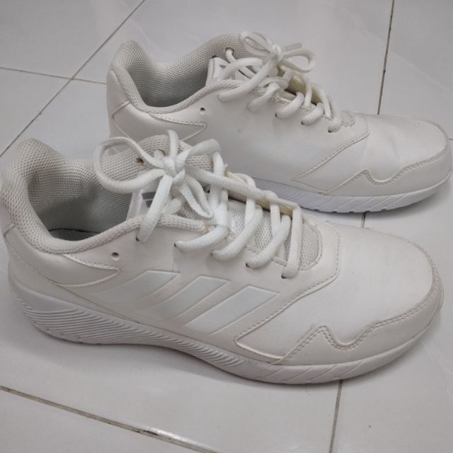 คุณผู้หญิงก่อนรัก adidas UK5