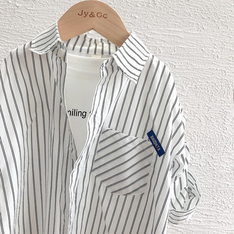เสื้อเชิ้ตแขนยาวลําลอง คอปก ทรงหลวม ลายทาง แฟชั่นฤดูใบไม้ผลิ และฤดูร้อน สไตล์เกาหลี สําหรับเด็กนักเรียนผู้ชาย 2021 CKHV