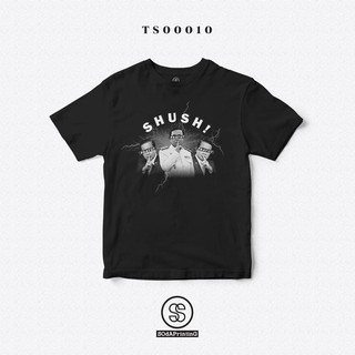 เสื้อยืด พิมพ์ลาย SHUSH! ขาว-ดำ สีดำ ผ้านิ่มใส่สบาย (TS00010)