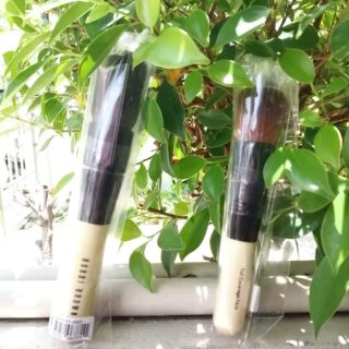 bobbi brown full coverage brush และ bronzer brush