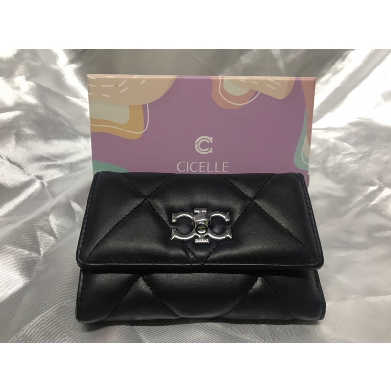 กระเป๋าสตางค์ใบกลางแบรนด์ CICELLE แท้💯 สีดำ พร้อมกล่อง (สินค้ามือสอง)
