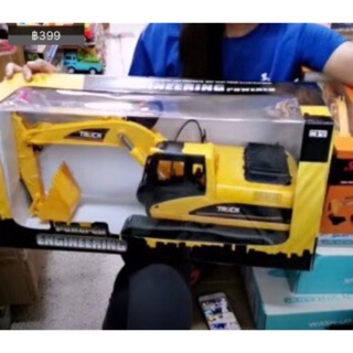 รถแม็คโครขนาดใหญ่ งานโมเดลเสมือนจริง