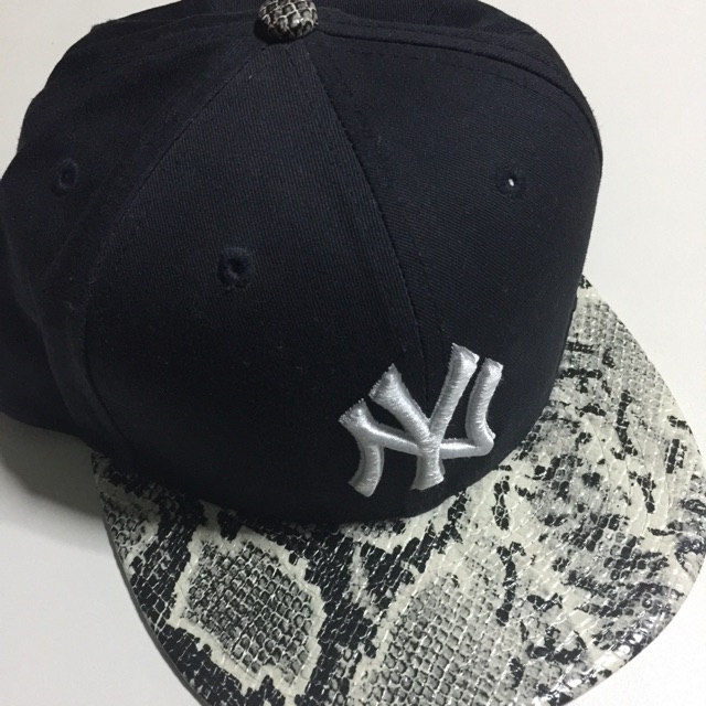 หมวก NEW ERA YANKEES MLB SNAKEBACK NAVY แท้ มือสองครับ