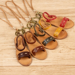 GUATE พวงกุญแจหนังแท้ Slipper 04 พวงกุญแจรูปรองเท้า ขึ้นรูปด้วยมือทั้งหมด ด้วยช่างฝีมือ เน้นหลากสี ของฝาก Handmade