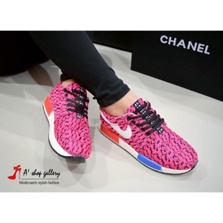 แบบใหม่พร้อมส่ง พร้อมส่งรองเท้าผ้า style nike งานเท่ห์ๆสีสันสวยสะดุดตา ขอบรองเท้าดีไซน์แทบแดงน้ำเงิน