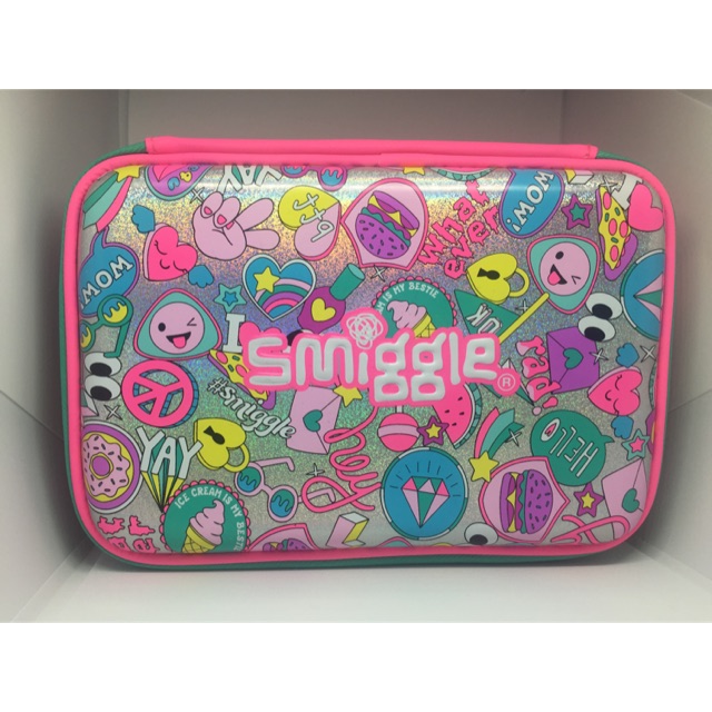 Smiggle กล่องใส่ดินสอ มีกลิ่นหอม (ของแท้ ของใหม่ 100% มีป้ายห้อย) มีช่องซิป2ช่อง ตามรูป