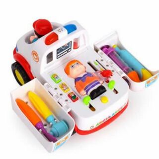 Huile Toys รถพยาบาล Ambulance Car - White