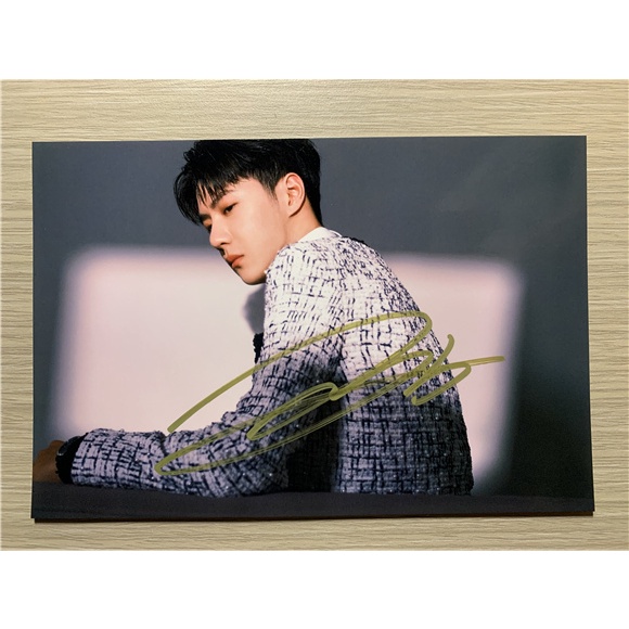 สติ๊กเกอร์ สติ๊กเกอร์กันน้ำ สติ๊กเกอร์ติดรถ แม๊กเนท แม่เหล็กติดตู้เย็น ตัวติดตู้เย็น Wang Yibo หวังอ
