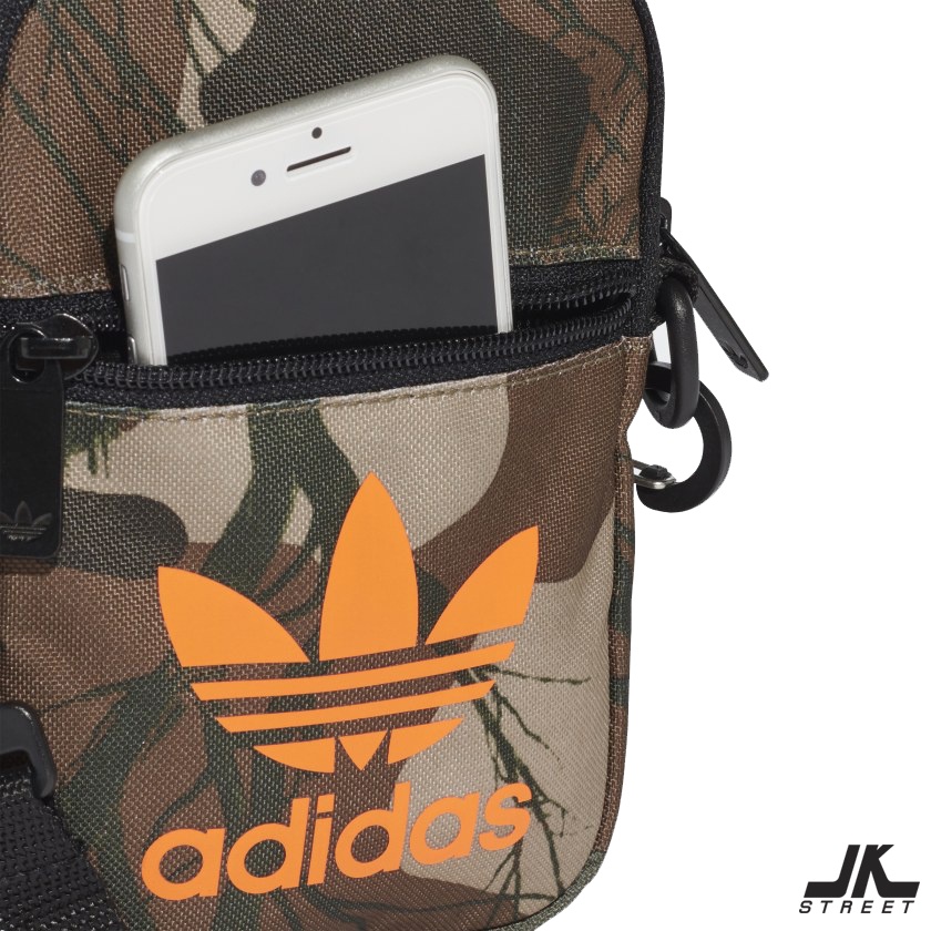 [โค้ด 15X5FE ลด 15%] กระเป๋า adidas Camo Festival Bag FT9302 ลิขสิทธิ์แท้ ป้ายช็อปไทย กระเป๋าสะพายข้าง