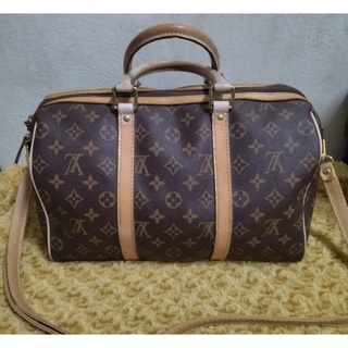 กระเป๋า LOUIS VUITTON SPEEDY ขนาด13*10สายเทียบ เปลี่ยนซับในมา ใหม่สะอาด แถมจัดส่งฟรีค่ะ