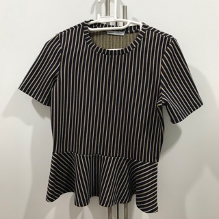 เสื้อแขนสั้น ระบายเอว ส่งต่อจาก zara