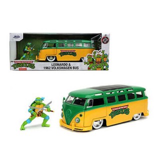 Ninja Turtle Leonardo 1962 VW Bus Diecast Car 1:24 Greenlight 8 inch w Figure