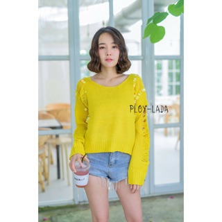 เสื้อไหมพรมคอวีแต่งรุ่ย แต่งดีเทลเกล็ดวิ้ง ผ้าไหมพรมทอแน่น ผ้ายืดได้อีก